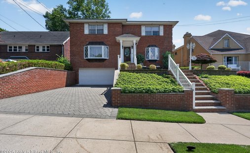 House in New York, New York, United States 1