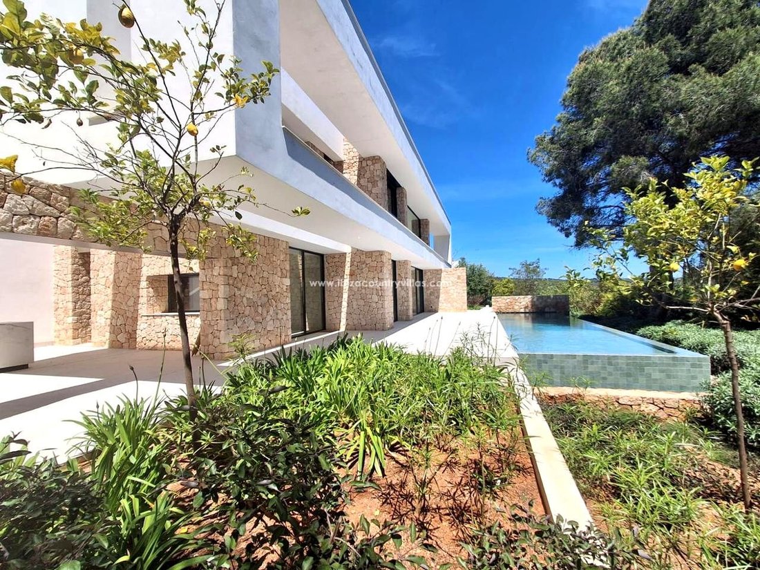 Villa in Roca Llisa, Santa Eularia des Riu, Balearic Islands 2 - 17974850