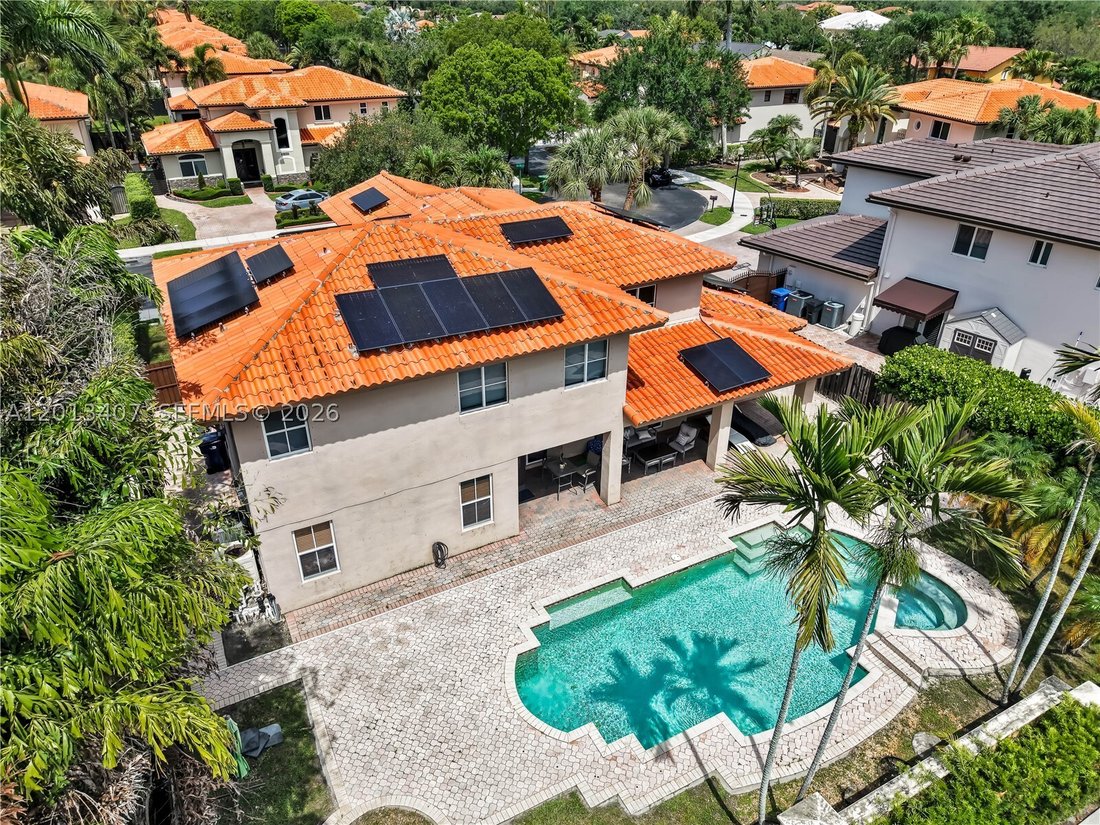 House in Hialeah, Florida, United States 4 - 17909859