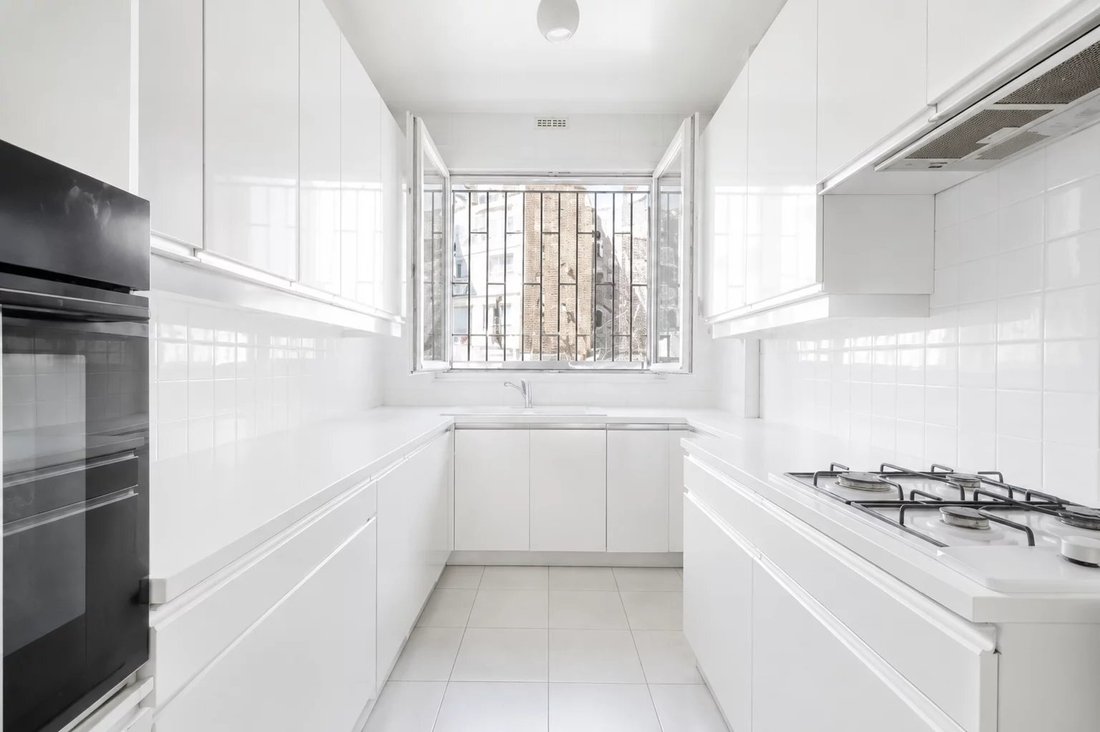 Apartment in Hoche-Friedland, Paris 8e Arrondissement, Paris 2 - 18319046