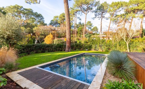 House in Aiguillon, Arcachon, France 1