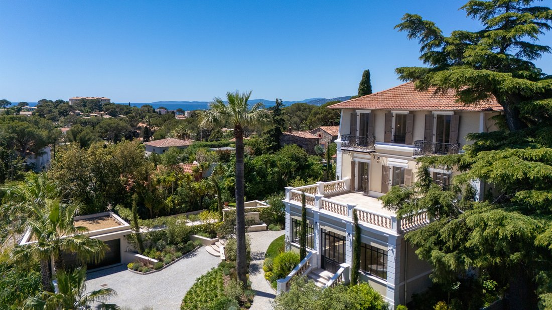 House in Les Plaines-Les Tasses, Saint-Raphaël, France 1 - 18319591