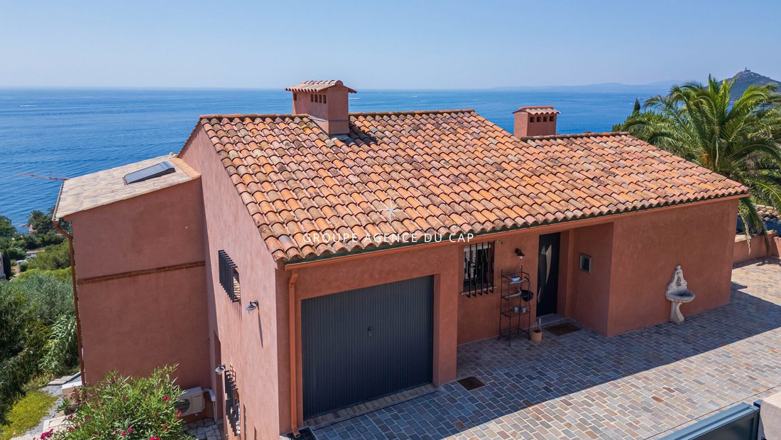 Villa in Le Dramont-Agay-Anthéor-Le Trayas, Saint-Raphaël, France 4 - 18252435