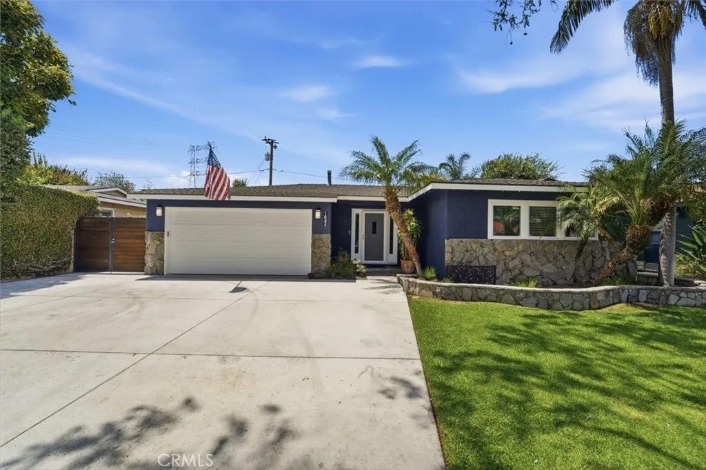 House in Signal Hill, California, United States 3 - 18321952