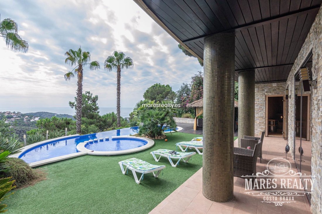 Villa in Lloret de Mar, Catalonia, Spain 3 - 18319838