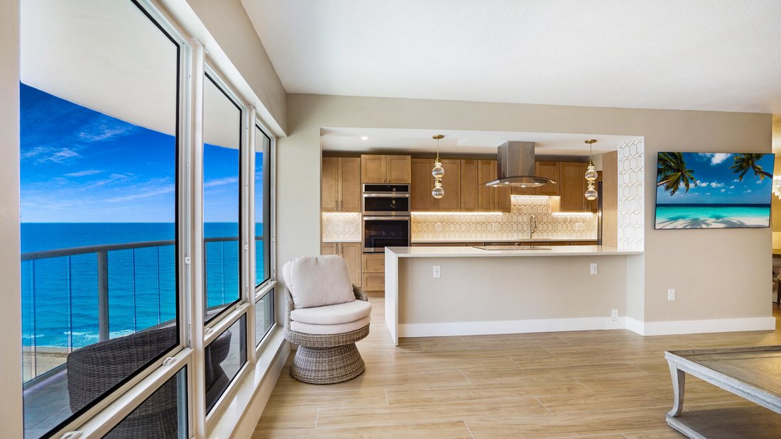 Condo in Fort Lauderdale, Florida, United States 3 - 18306922