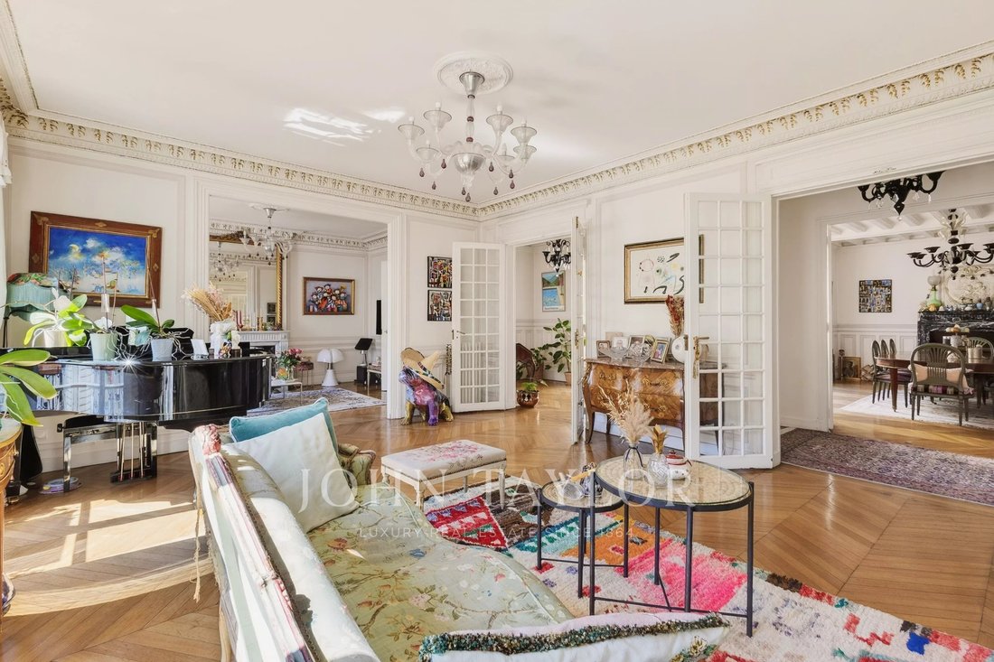 Apartment in Muette Nord, Paris 16e Arrondissement, Paris 2 - 18323176