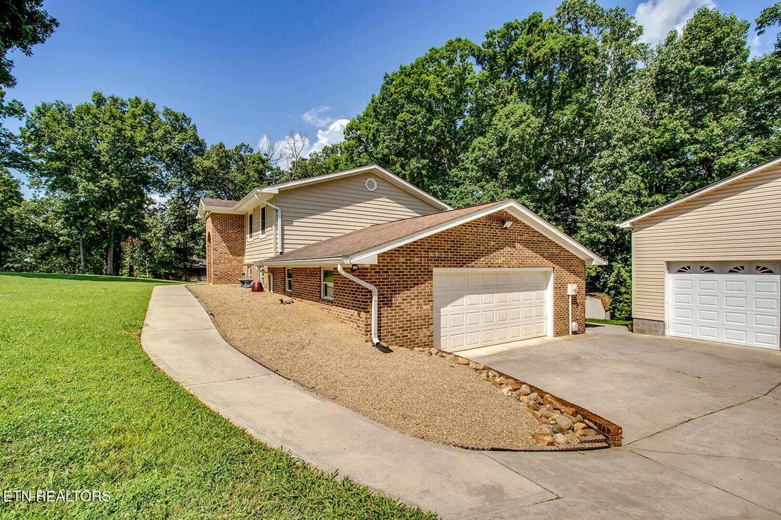 House in Harriman, Tennessee, United States 4 - 18320602