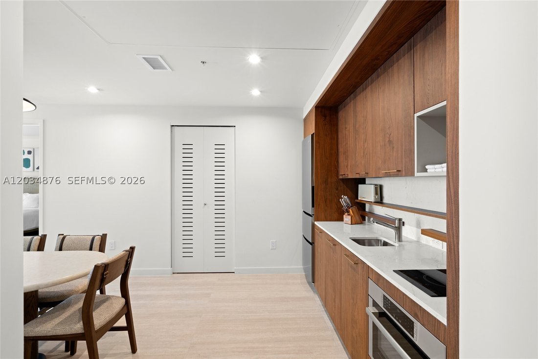 Condo in Miami, Florida, United States 5 - 18321808