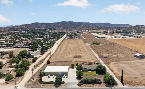 House in Nuevo, California, United States 1