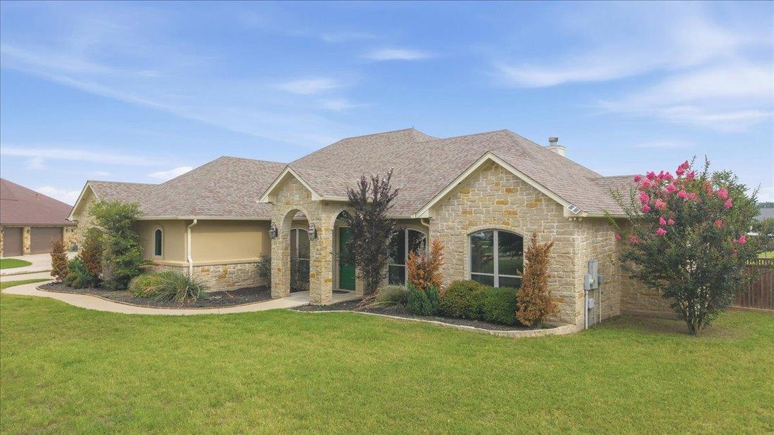 House in Bastrop, Texas, United States 4 - 18318367