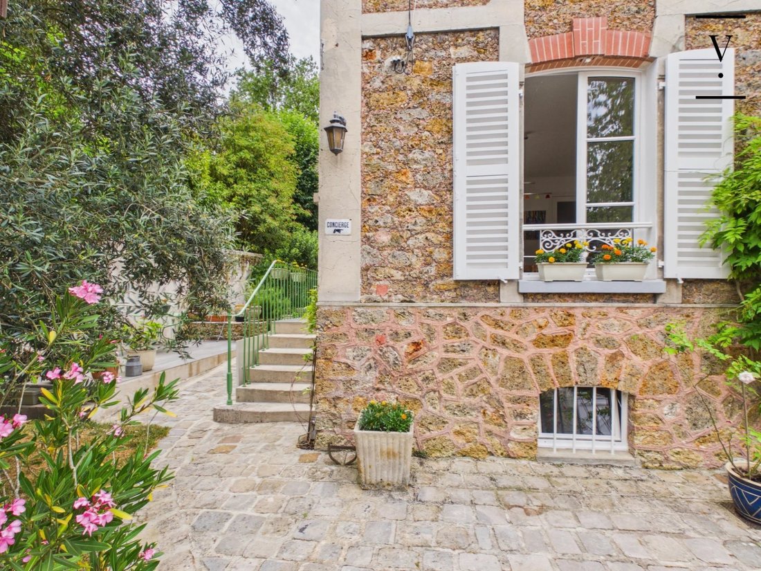House in Lagny-sur-Marne, Ile-de-France, France 2 - 18319723