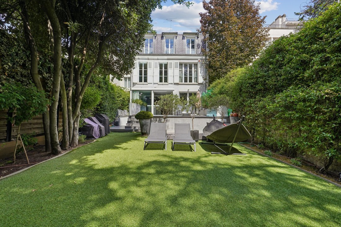 House in La Plaine des Sablons, Neuilly-sur-Seine, France 1 - 18322798
