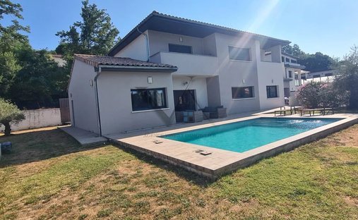 Villa in Montboucher-sur-Jabron, Auvergne-Rhône-Alpes, France 1