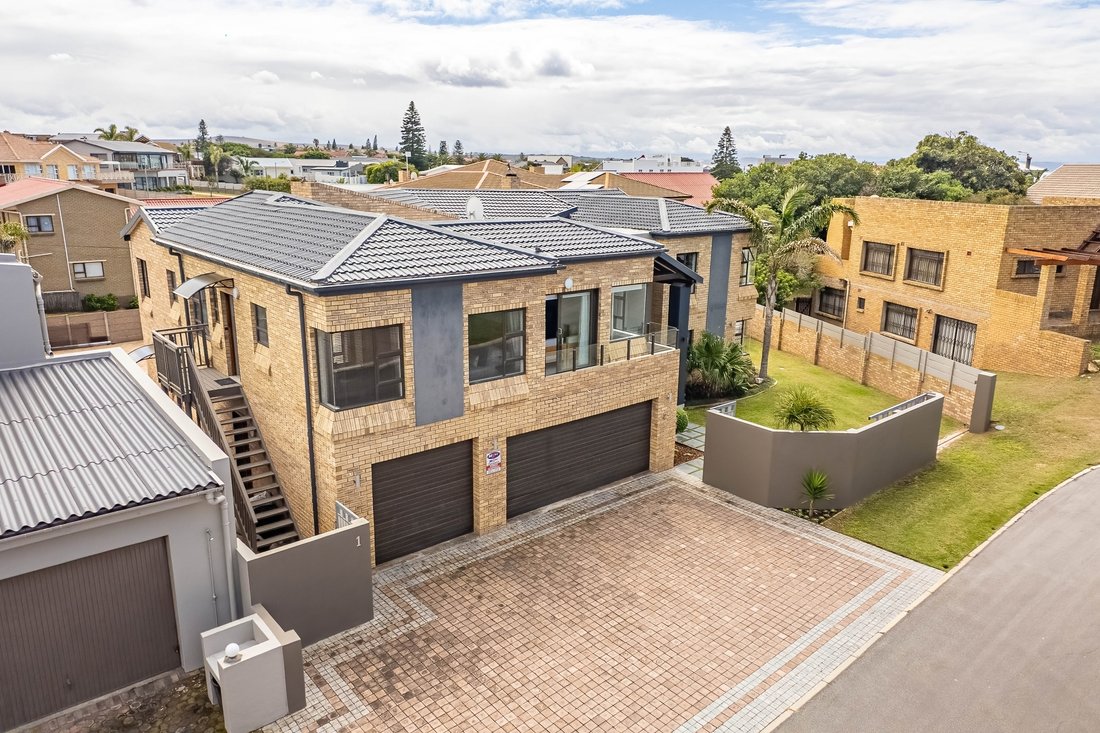 House in Van Der Stel, Cape Town, South Africa 2 - 16298613
