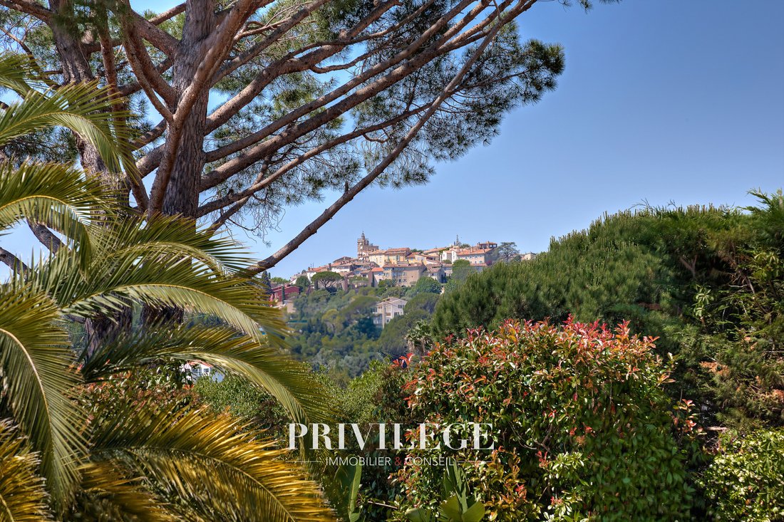 House in Mougins, Provence-Alpes-Côte d'Azur, France 3 - 18321940