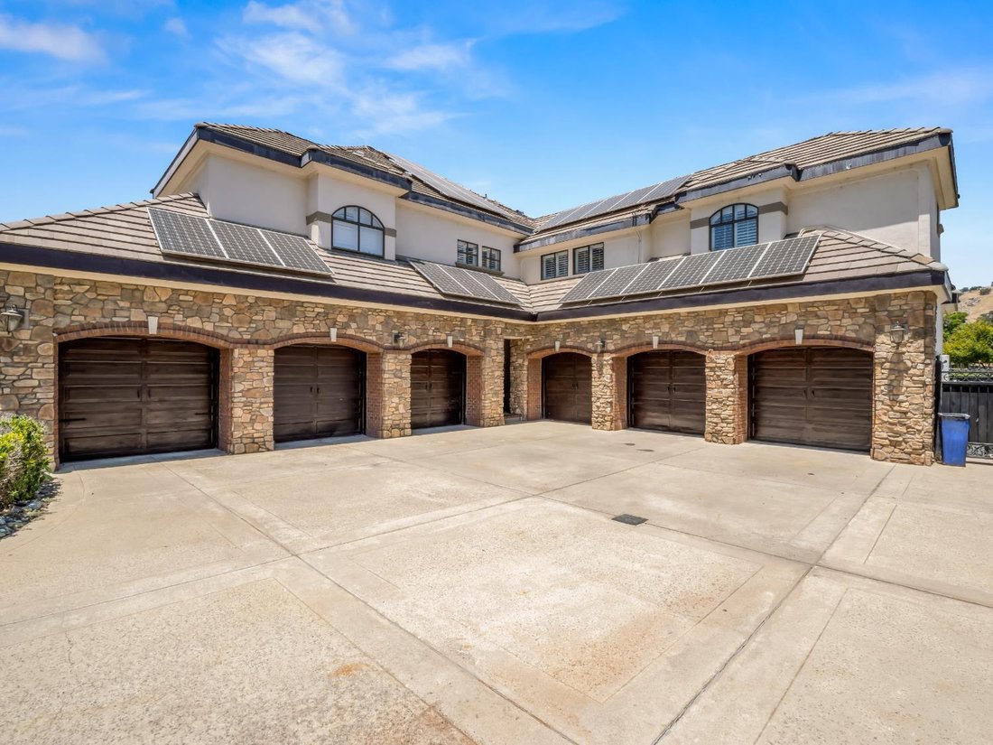 House in Friant, California, United States 4 - 18321473