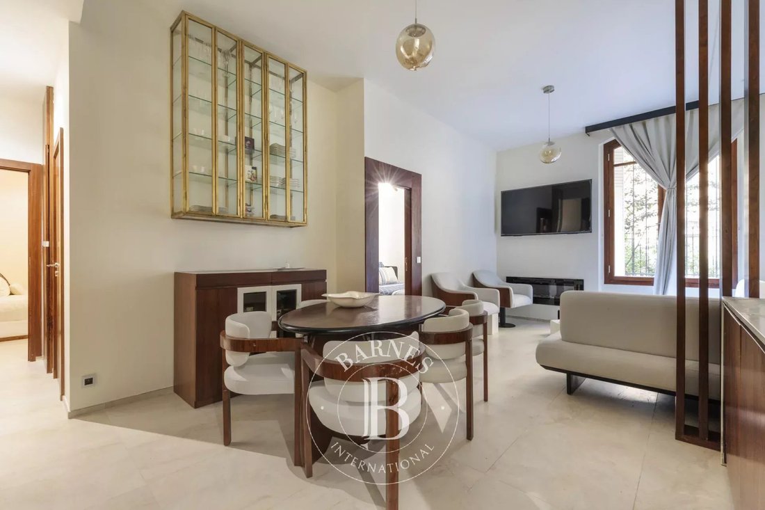 Apartment in Triangle d'Or, Paris 8e Arrondissement, Paris 2 - 18319641