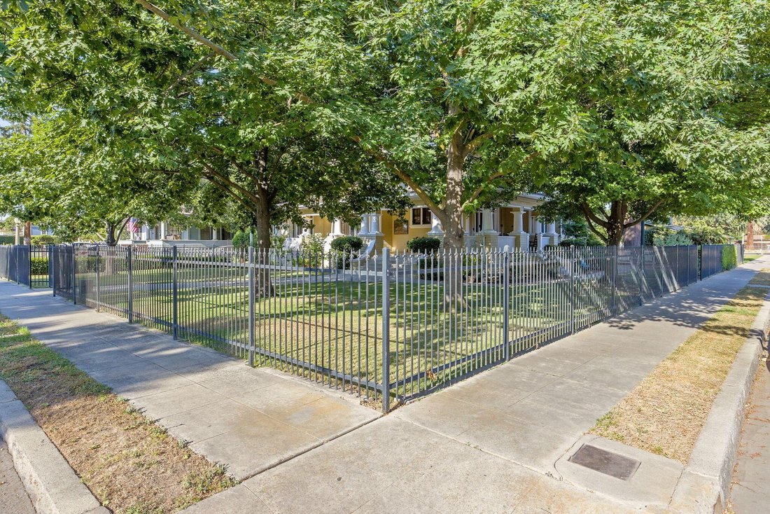 House in Visalia, California, United States 4 - 18319509