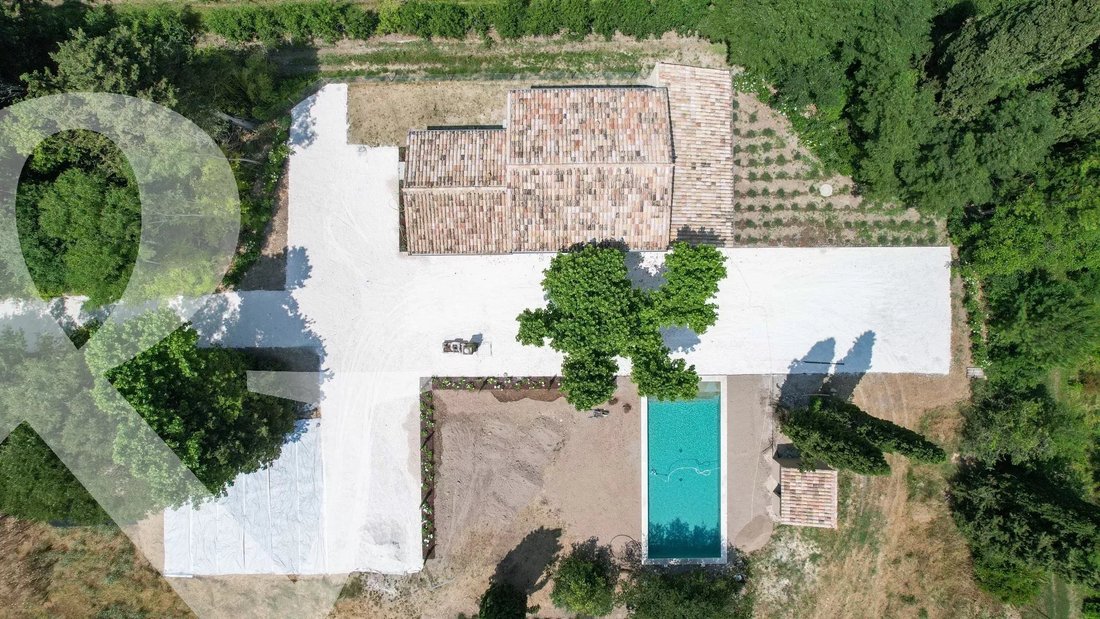 House in Plan-d'Orgon, Provence-Alpes-Côte d'Azur, France 4 - 18320085