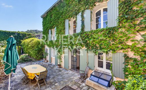 House in Varages, Provence-Alpes-Côte d'Azur, France 1
