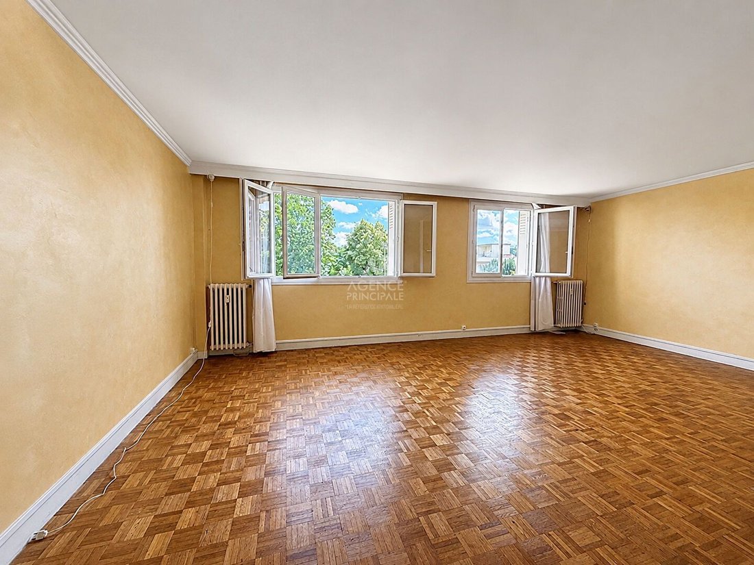 Apartment in Beau Site-Pommerets-Binelles, Sevres, France 1 - 18318959