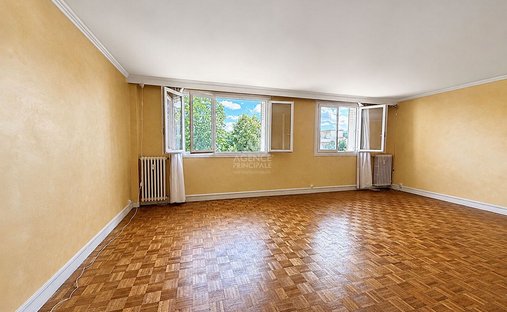 Apartment in Beau Site-Pommerets-Binelles, Sevres, France 1