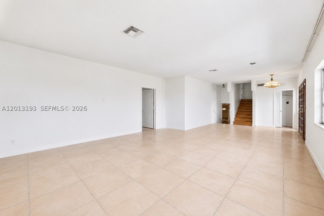 House in Miami, Florida, United States 4 - 17944825
