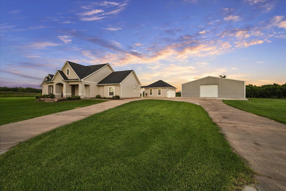 House in Rosharon, Texas, United States 3 - 18322730