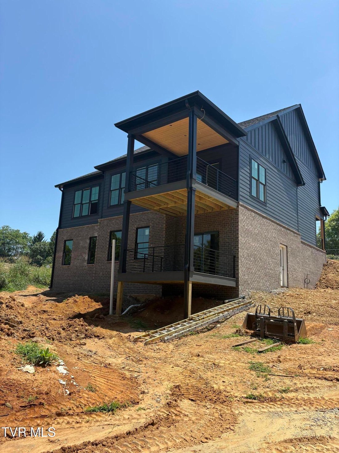 House in Elizabethton, Tennessee, United States 4 - 18321401