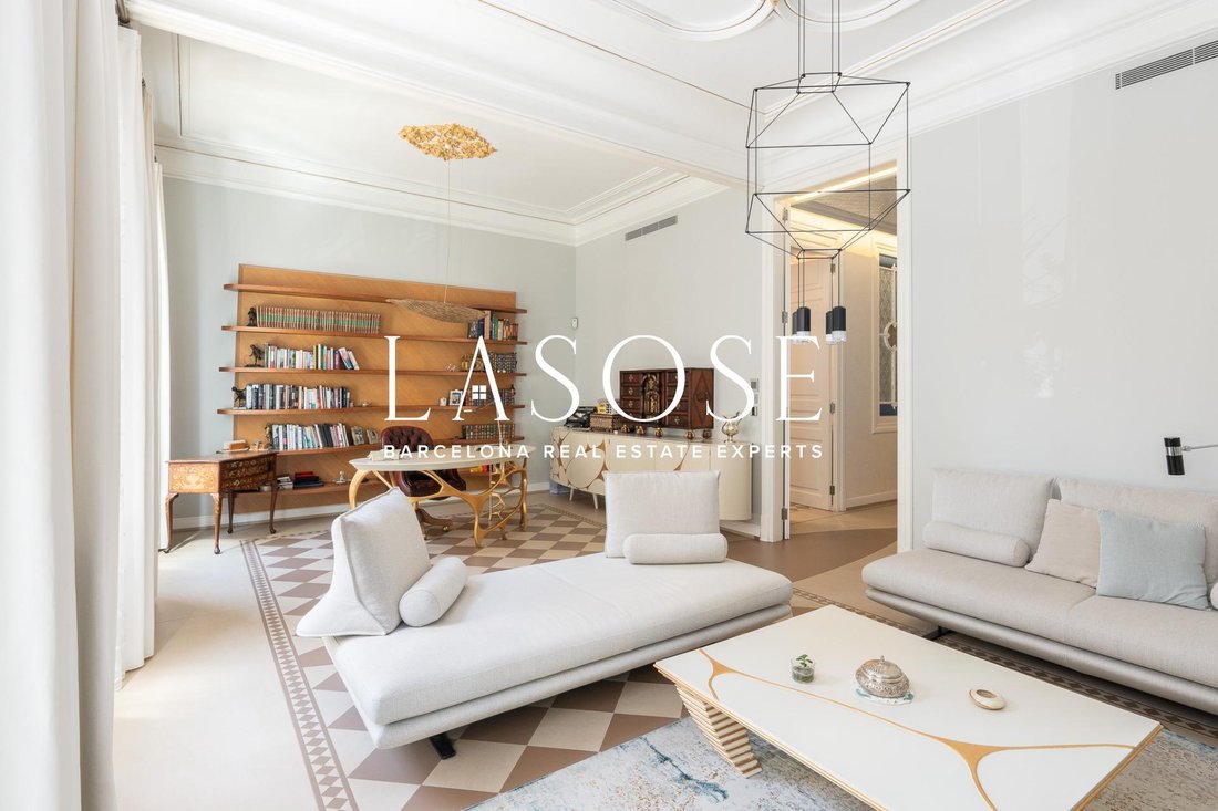 Apartment in Eixample, Barcelona, Spain 3 - 18319720
