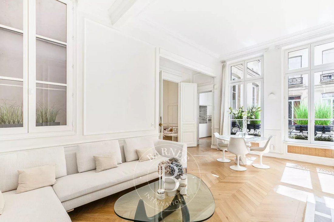 Apartment in Palais Royal, Paris 1er Arrondissement, Paris 3 - 18319643