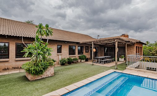Farm Ranch in Cullinan, Gauteng, South Africa 1