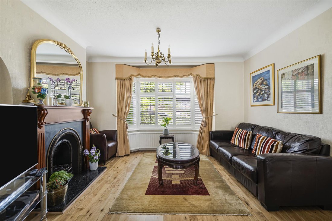 House in Kingston Upon Thames, Royal Borough of Kingston upon Thames, England 3 - 18320852