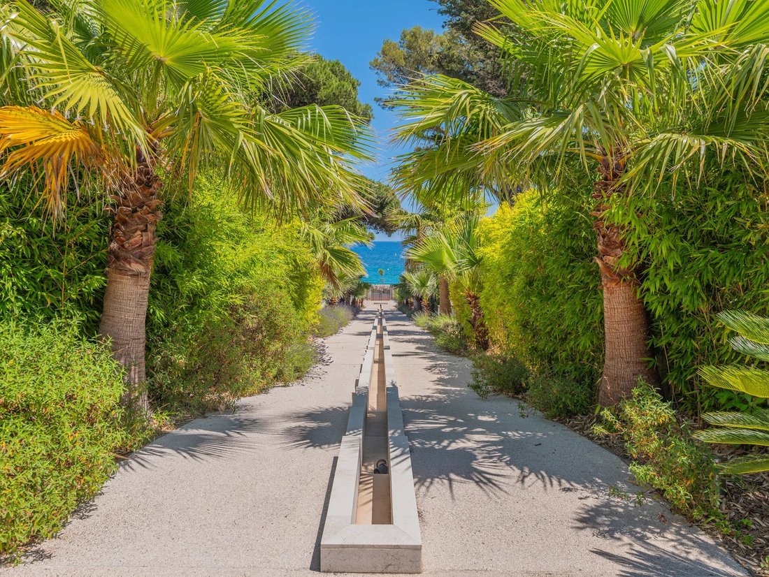 Villa in Ville-Les Saquedes-Le Bouillonnet, Sainte-Maxime, France 3 - 11021878