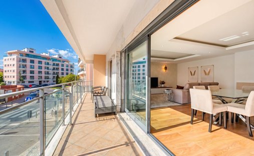 Apartment in Oeiras e Sao Juliao da Barra, Paco de Arcos e Caxias, Lisbon, Portugal 1