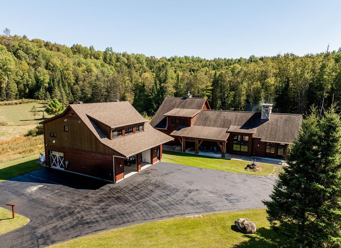 House in Arundel, Quebec, Canada 1 - 16217014