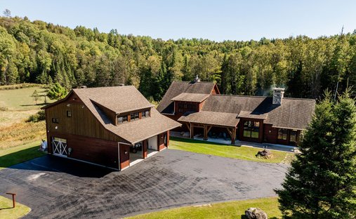 House in Arundel, Quebec, Canada 1