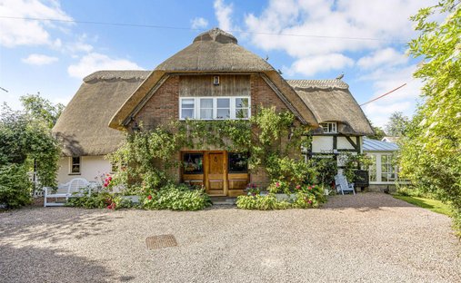 House in Twyning, England 1