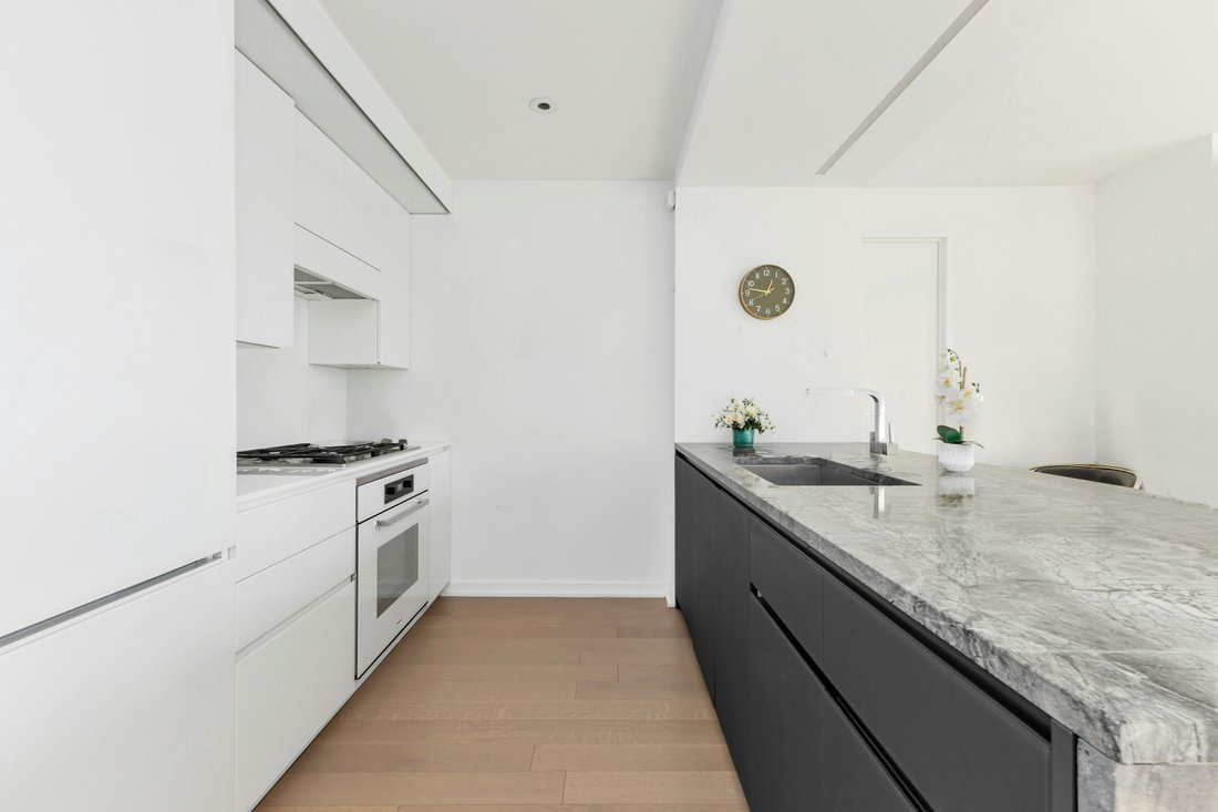 Condo in New York, New York, United States 4 - 18313863