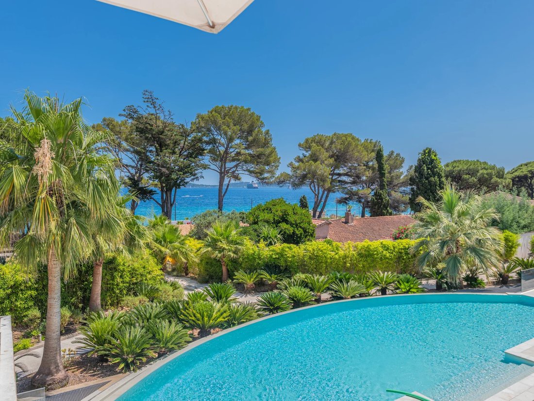 Villa in Ville-Les Saquedes-Le Bouillonnet, Sainte-Maxime, France 2 - 11021878