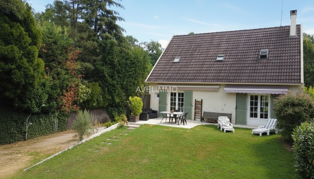 House in Montfort-l'Amaury, Ile-de-France, France 3 - 18321352