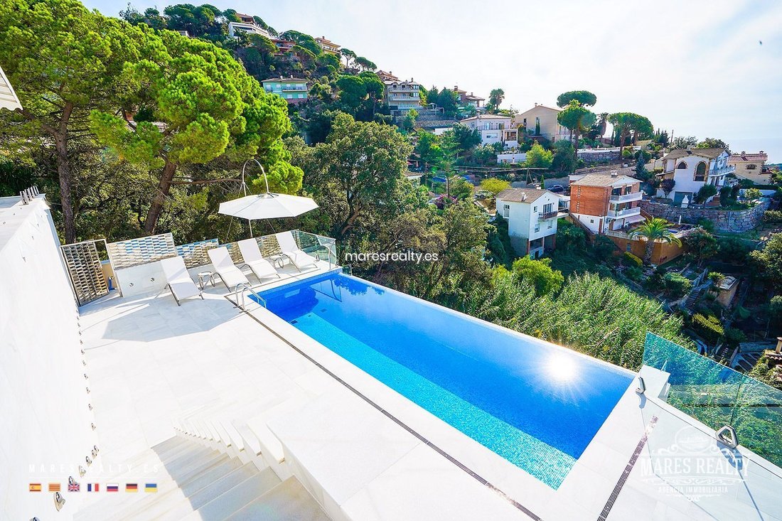 Villa in Lloret de Mar, Catalonia, Spain 2 - 18319853