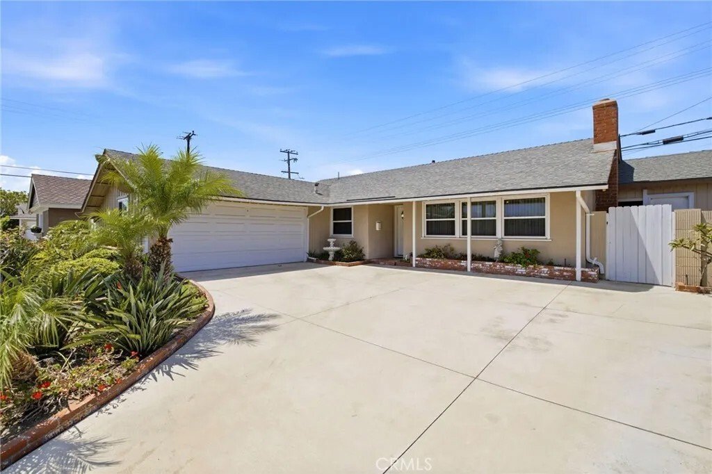 House in Huntington Beach, California, United States 3 - 18321980