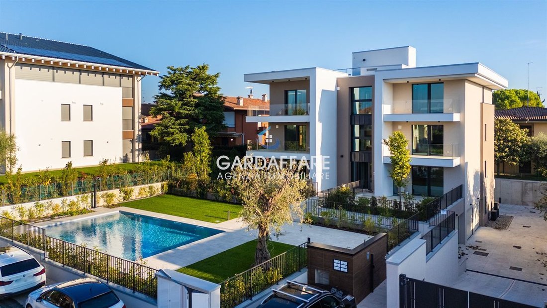 Apartment in Historic Center, Desenzano del Garda, Lombardy 5 - 18321102