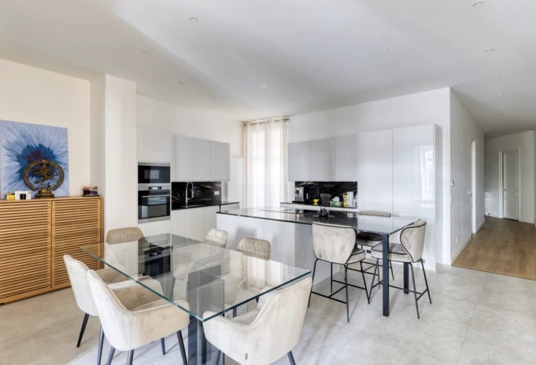 Apartment in Saint Philippe du Roule, Paris 8e Arrondissement, Paris 2 - 18319210