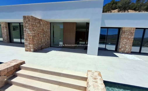 Villa in Roca Llisa, Santa Eularia des Riu, Balearic Islands 1