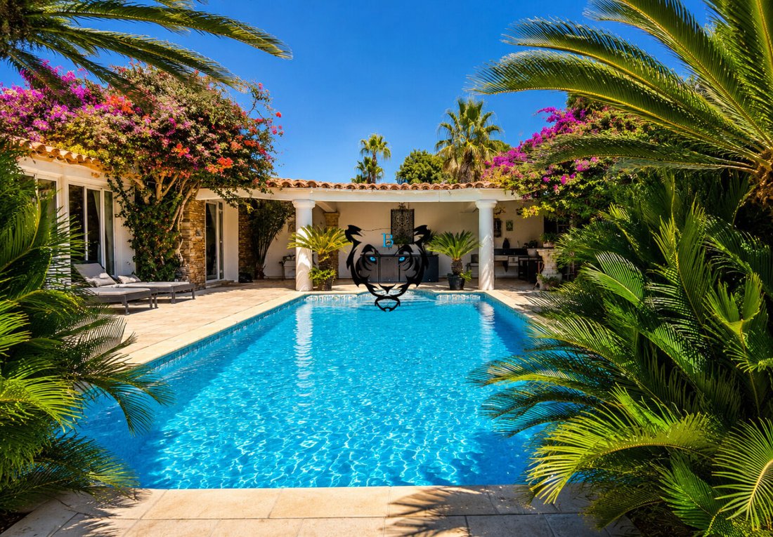 House in Nartelle-Noyer-Bellevue-bd des Sardinaux, Sainte-Maxime, France 1 - 15768558