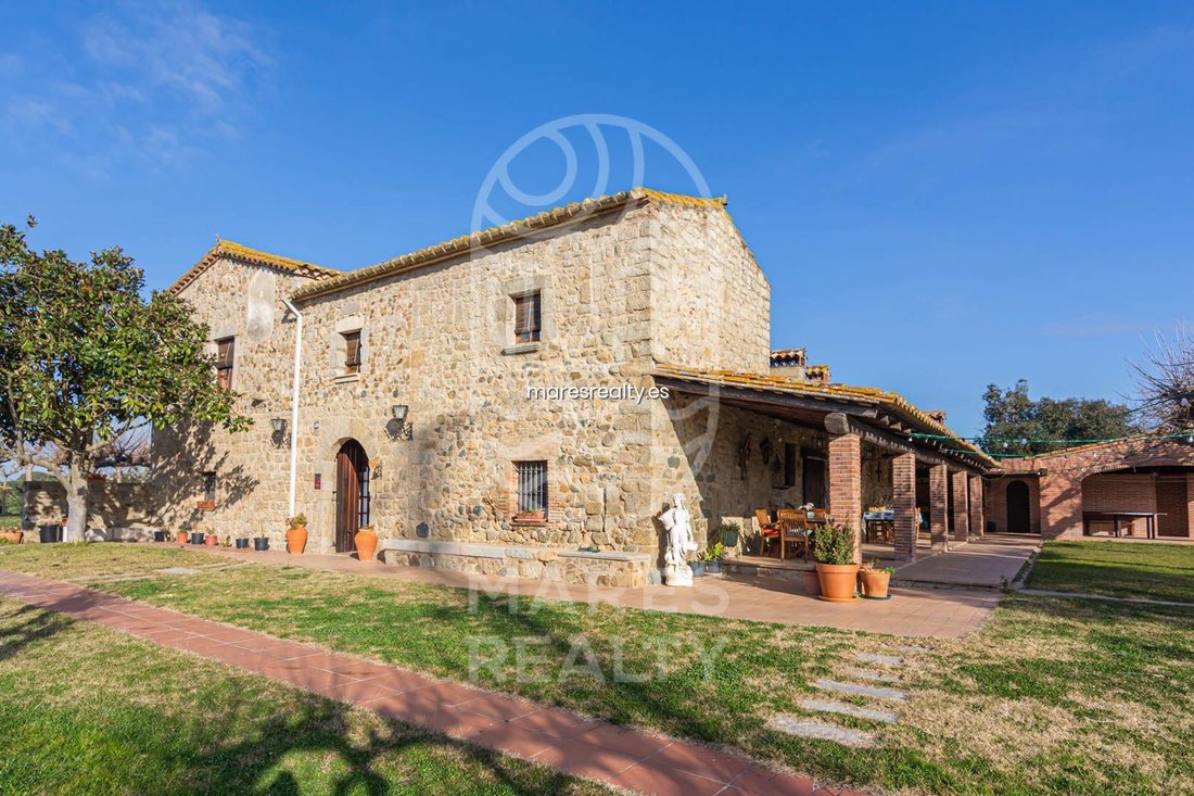 Villa in Lloret de Mar, Catalonia, Spain 2 - 18319796