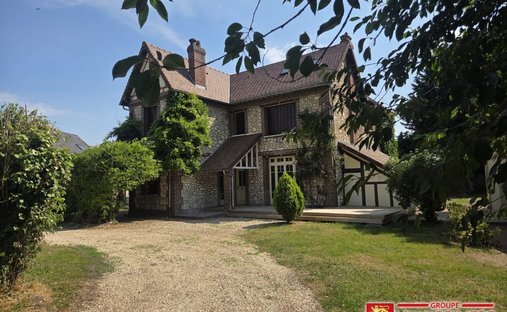 House in Le Vaudreuil, Normandy, France 1